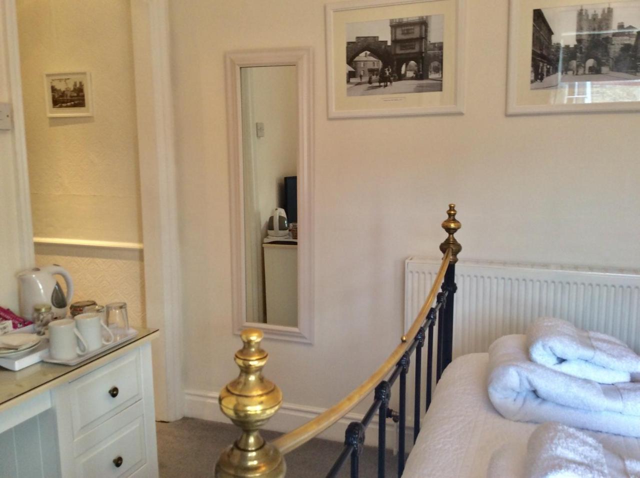 Southlands Guest House York Extérieur photo